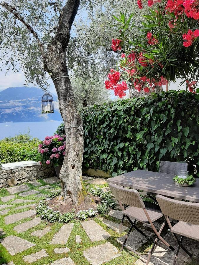 Villa Sul Lago Con Pontile Privato A Brenzone Sul Garda - Unique And Exclusive מראה חיצוני תמונה