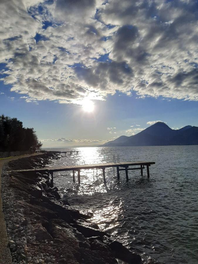 Villa Sul Lago Con Pontile Privato A Brenzone Sul Garda - Unique And Exclusive מראה חיצוני תמונה