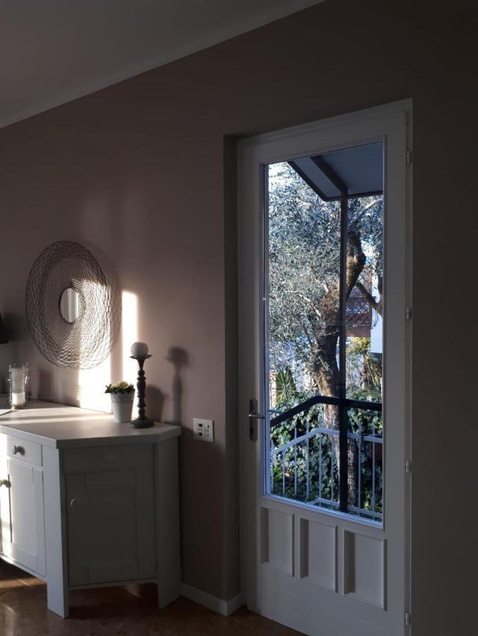 Villa Sul Lago Con Pontile Privato A Brenzone Sul Garda - Unique And Exclusive מראה חיצוני תמונה