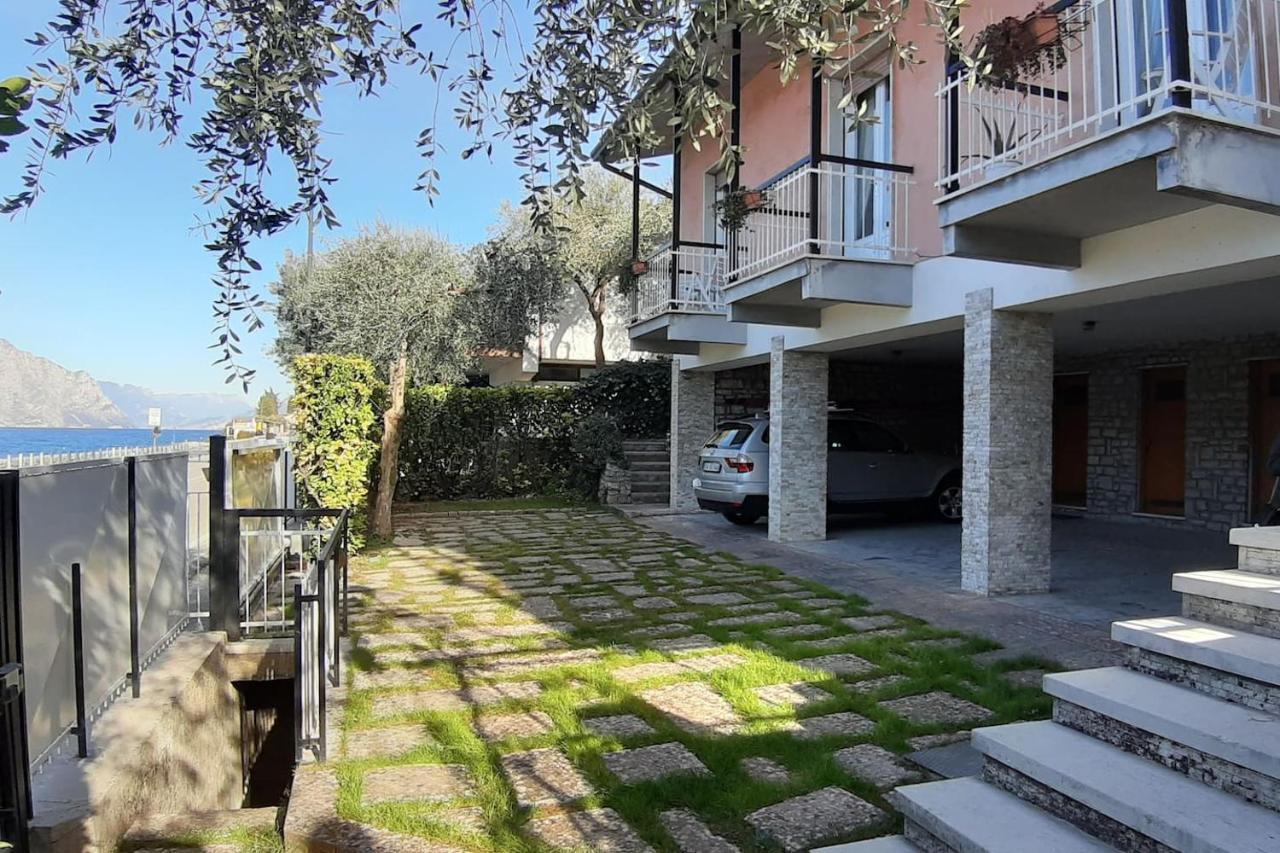 Villa Sul Lago Con Pontile Privato A Brenzone Sul Garda - Unique And Exclusive מראה חיצוני תמונה