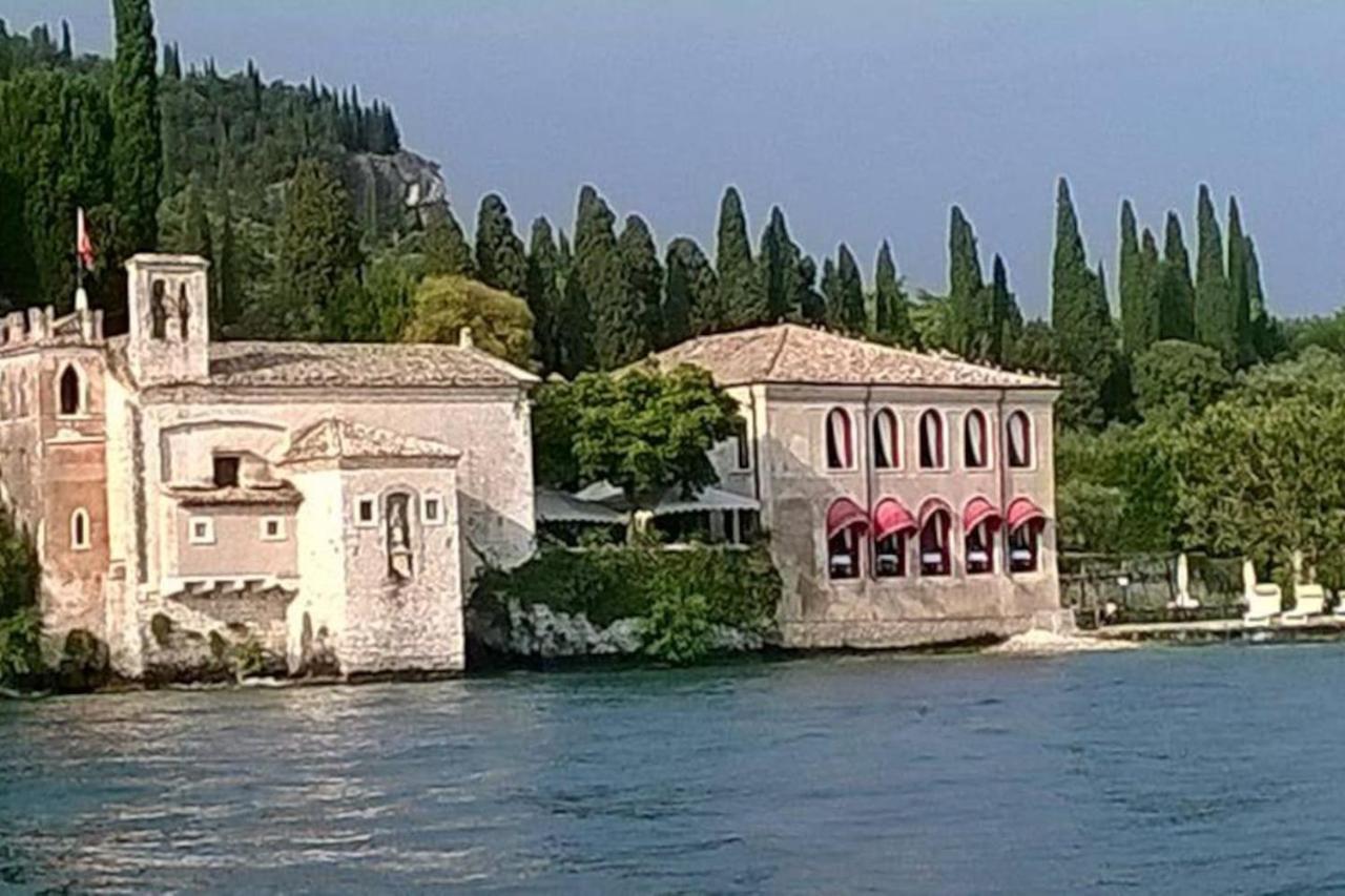 Villa Sul Lago Con Pontile Privato A Brenzone Sul Garda - Unique And Exclusive מראה חיצוני תמונה