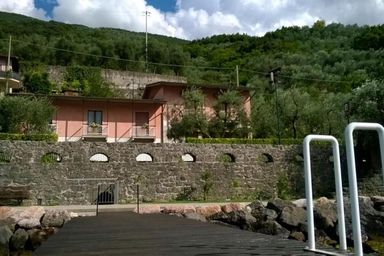 Villa Sul Lago Con Pontile Privato A Brenzone Sul Garda - Unique And Exclusive מראה חיצוני תמונה