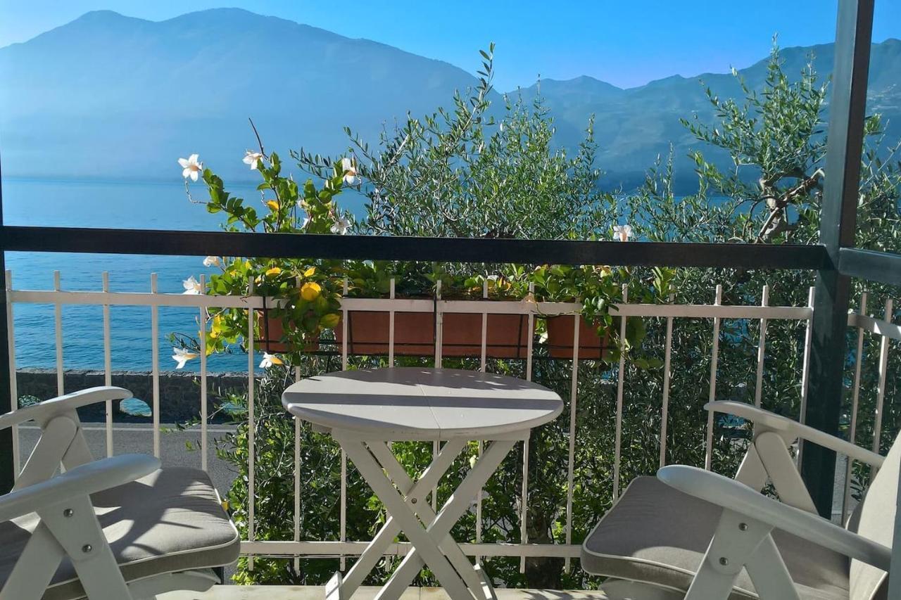 Villa Sul Lago Con Pontile Privato A Brenzone Sul Garda - Unique And Exclusive מראה חיצוני תמונה