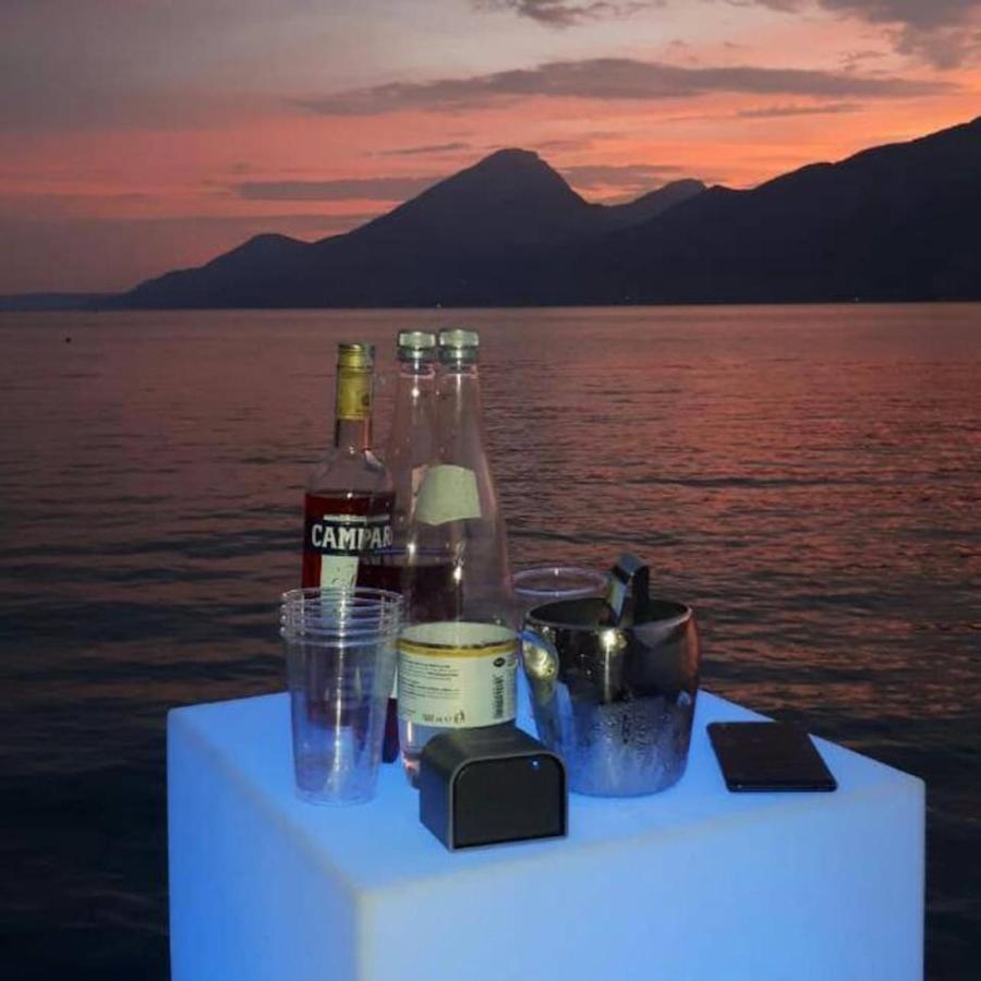 Villa Sul Lago Con Pontile Privato A Brenzone Sul Garda - Unique And Exclusive מראה חיצוני תמונה