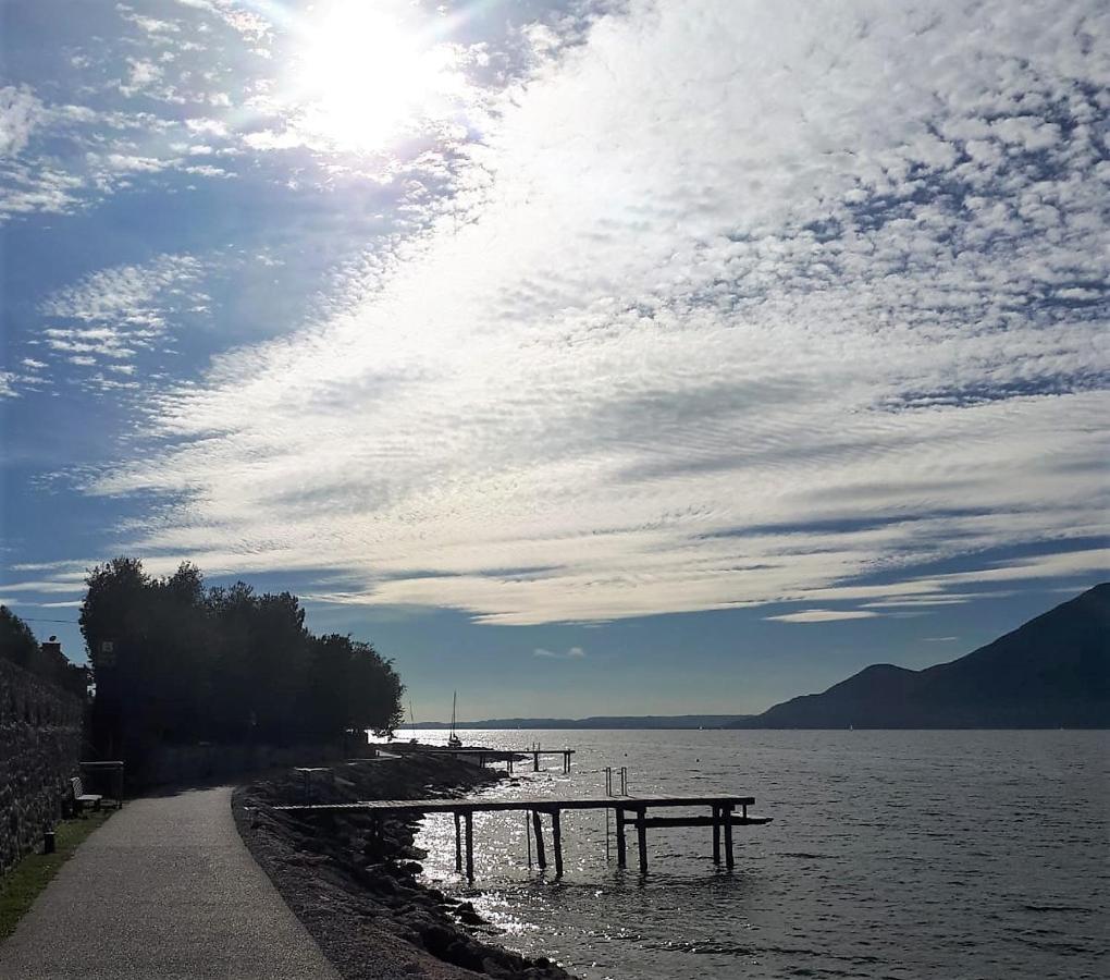 Villa Sul Lago Con Pontile Privato A Brenzone Sul Garda - Unique And Exclusive מראה חיצוני תמונה