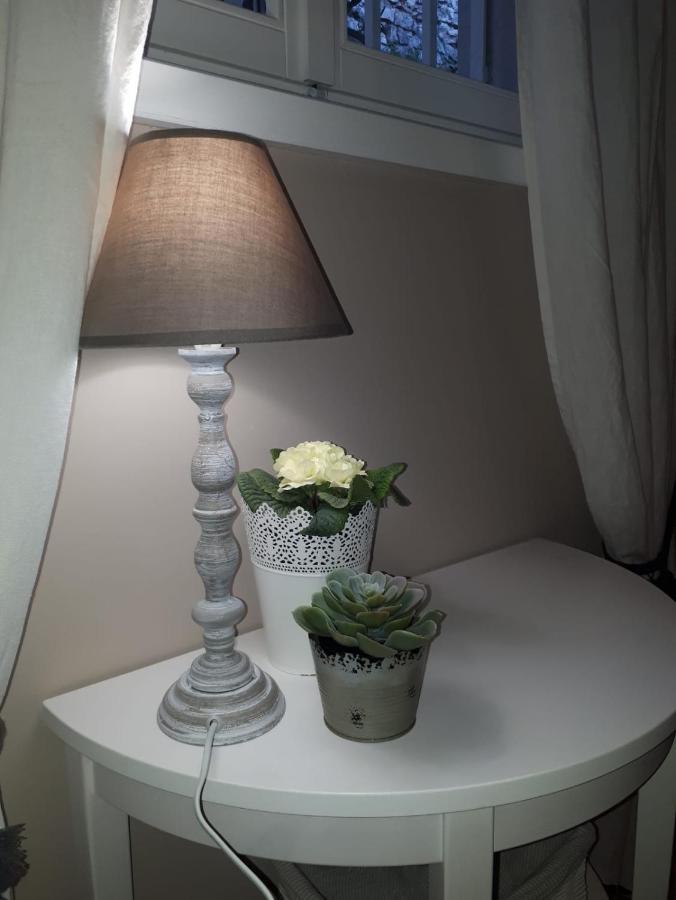 Villa Sul Lago Con Pontile Privato A Brenzone Sul Garda - Unique And Exclusive מראה חיצוני תמונה